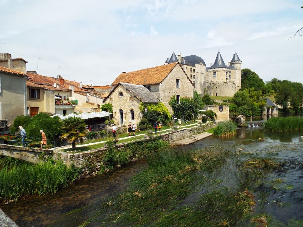 Images for Verteuil-sur-Charente, Charente EAID: BID:homefromhome