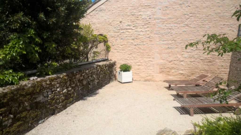 Images for Off Season Letting in Burgundy, Saint-Romain, Côte-d'Or EAID: BID:homefromhome